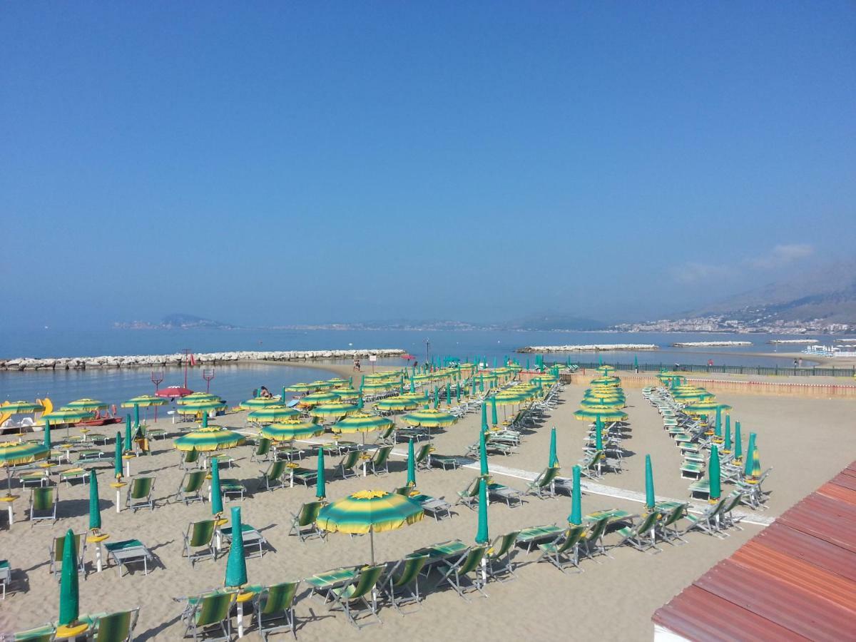 Guesthouse Holiday Formia Beach Dış mekan fotoğraf